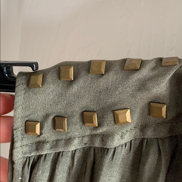 Green Blouse - Picture 4 of 4